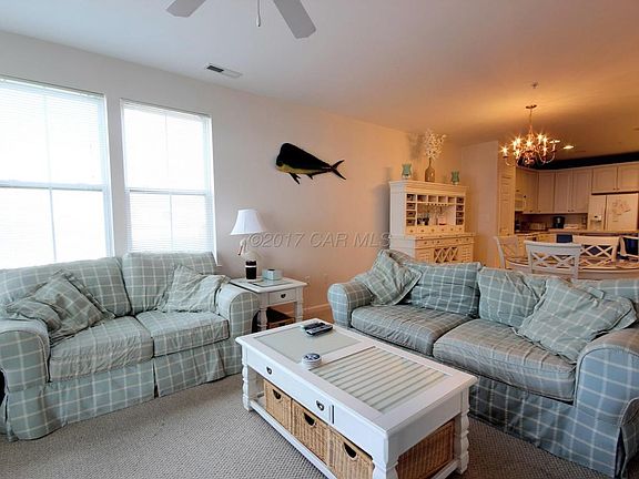 05 - Living Room - View A