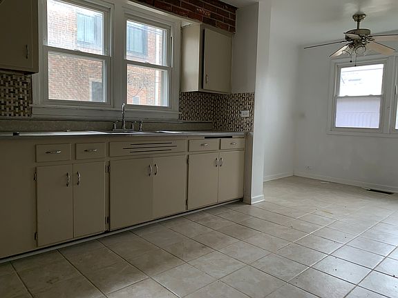 2nd image of 10844 S King Dr #2