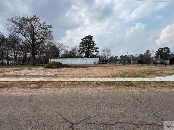 100 S Elm St, New Boston, TX 75570
