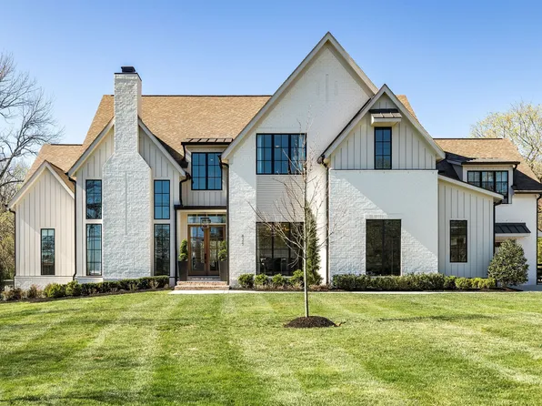 825 Forest Hills Dr, Nashville, TN 37220