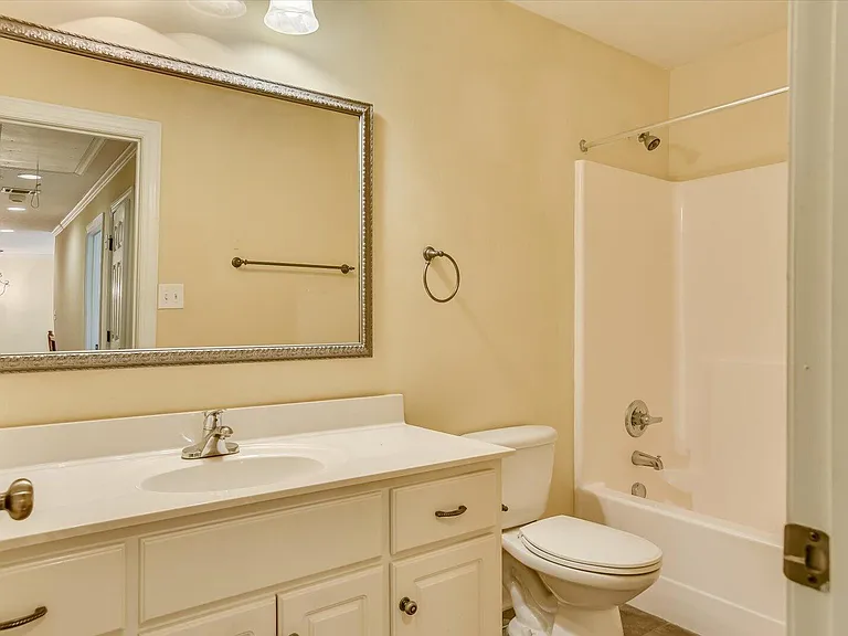 2103 Wythe Dr — Photo 39