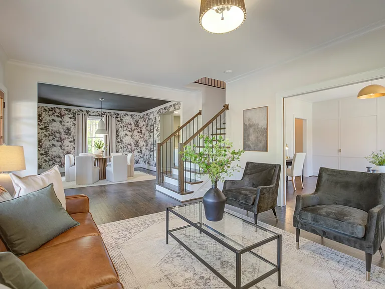 429 W Park Ave — Photo 2