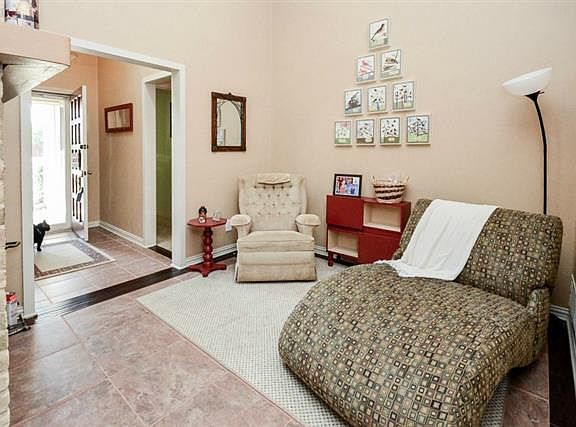5th image of 3317 Fontaine St
