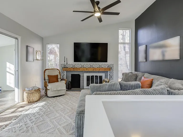 58 E Lakeshore Dr — Photo 33