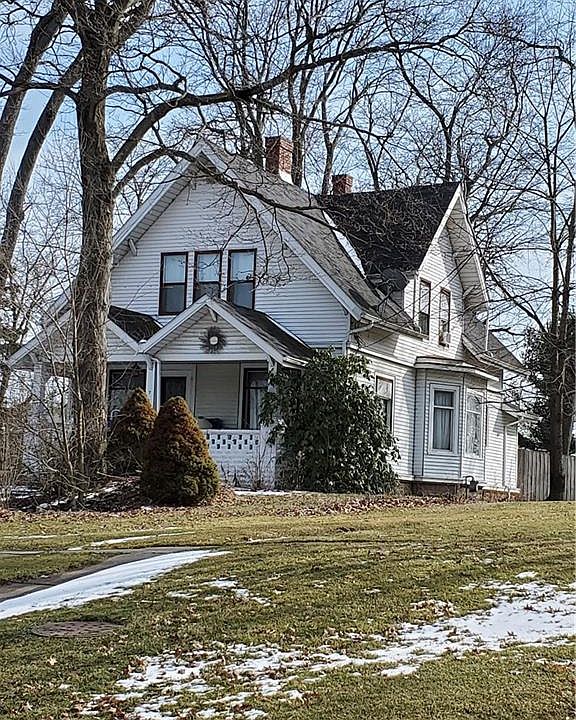 2nd image of 7 Pleasant St