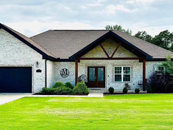 1206 Glendora Ave, Tuscumbia, AL 35674