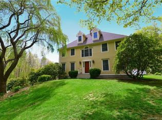 38 Woodstock Rd, Pomfret Center, CT 06259