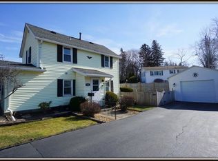 132 State Rd, Lockport, NY 14094