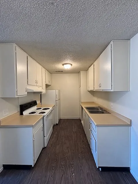 1 bed, 699 sqft, $1,150 — Photo 4