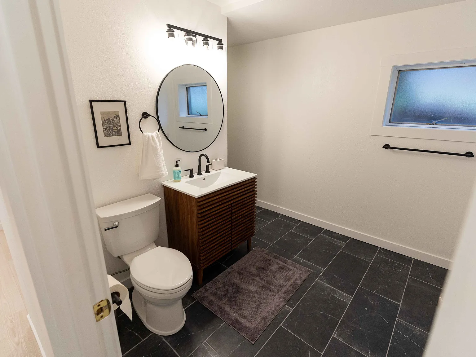 1511 Edwards St — Photo 4