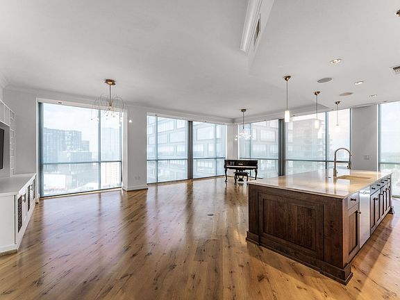 3rd image of 900 20th Ave S APT 1301