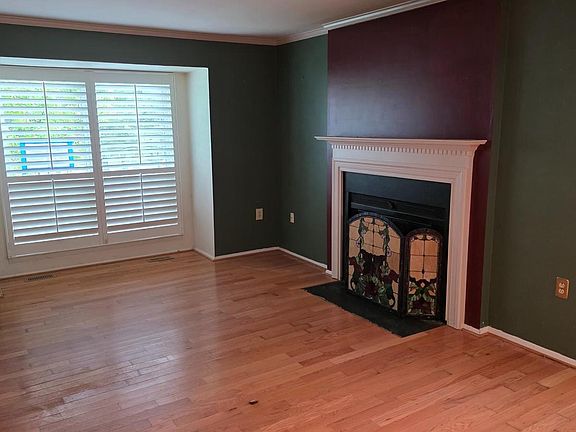 2nd image of 8126 Wooded Glen Ct