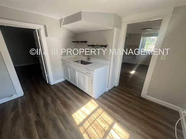 215-217 W 37th St #213G — Photo 3