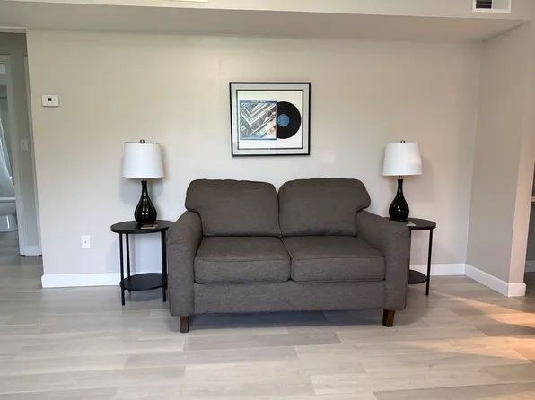 1621 Lincoln Way E APT 5, Massillon, OH 44646