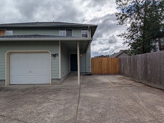 2nd image of 4657 Aster St