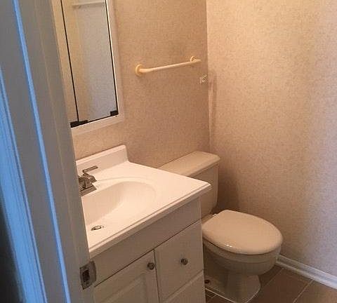 4th image of 501 Palmtree Dr