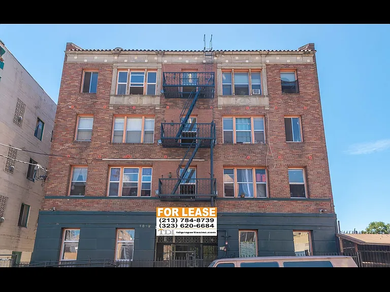 1812 W 5th Street — Photo 1