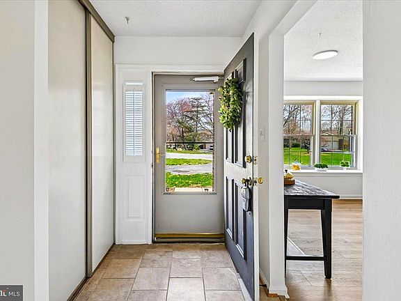 3rd image of 860 Woodmont Rd