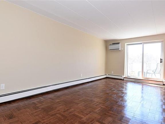 5th image of 370 Central Park Ave APT 5E