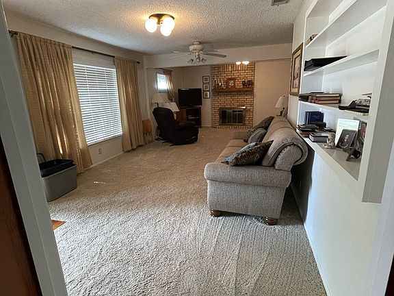 5th image of 1606 San Carlos St