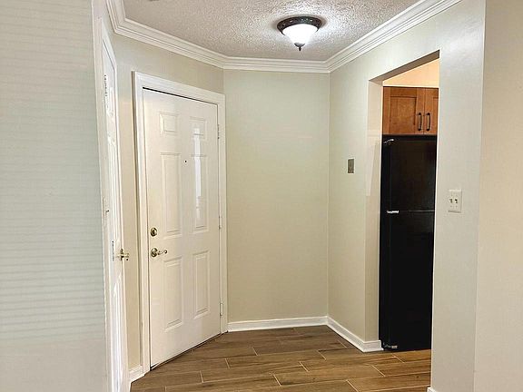 5th image of 1712 Landmark Dr APT J