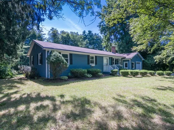 77 Grantwood Dr, Amherst, MA 01002