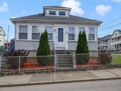 75 Larch St, Pawtucket, RI, 02860