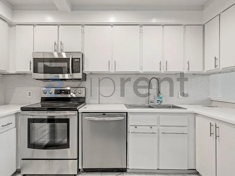 1406 Harvard Ave #16 — Photo 10