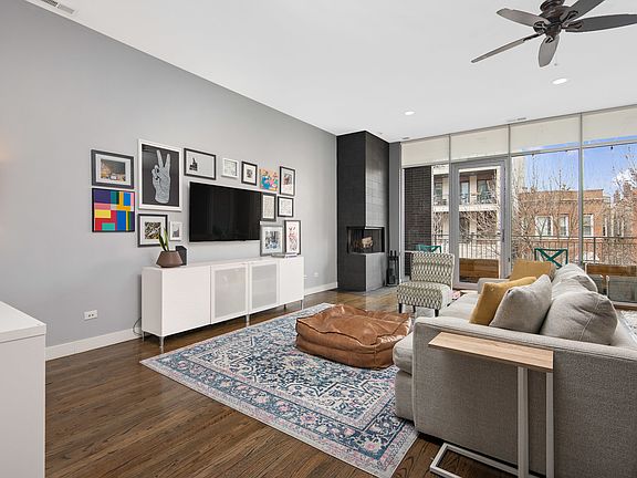 3rd image of 831 N California Ave APT 2S