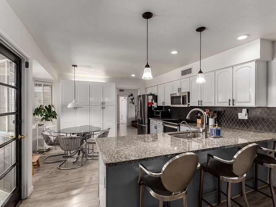 1st image of 2042 E Laguna Dr