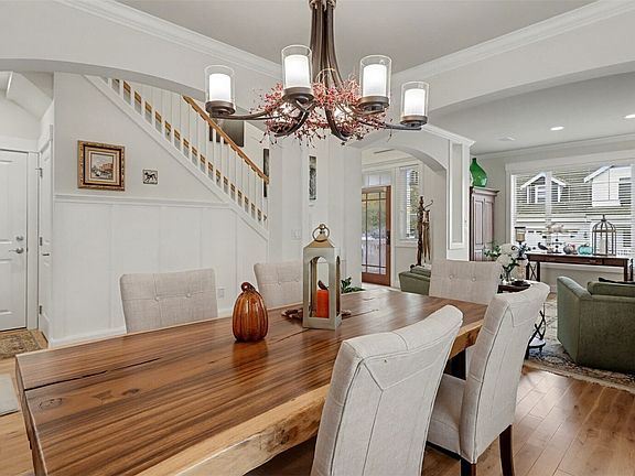 3rd image of 1110 N 27th Place