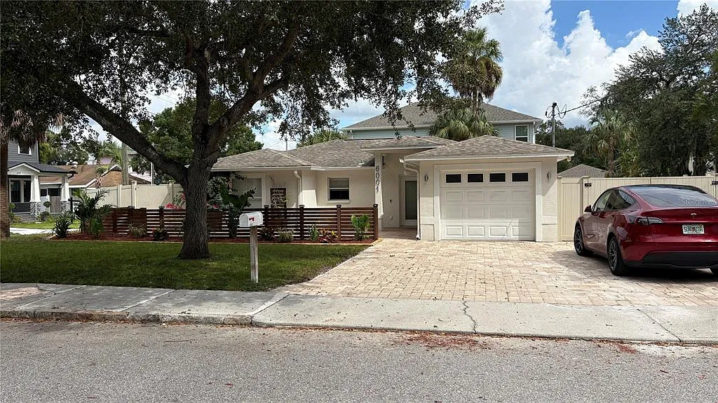 3 bed, 2.0 bath, 1358 sqft, $3,500 — Photo 1
