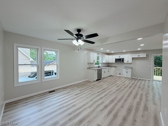 3rd image of 318 W 14th St