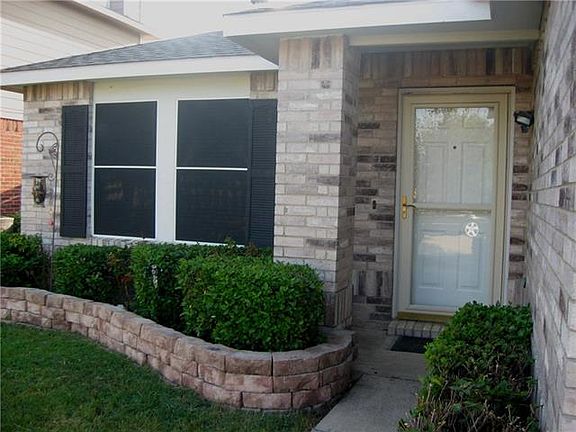 3rd image of 2756 Peach Dr