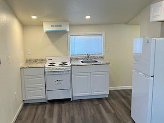 4th image of 1983 Sutter Rd #4
