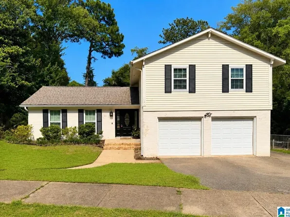 409 Firestone Dr E, Mobile, AL 36609
