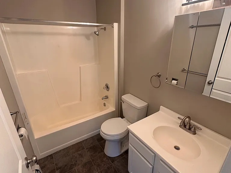 517 Hawley St #11 — Photo 5