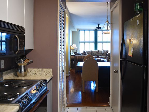 5th image of 700 S Peters St APT 615