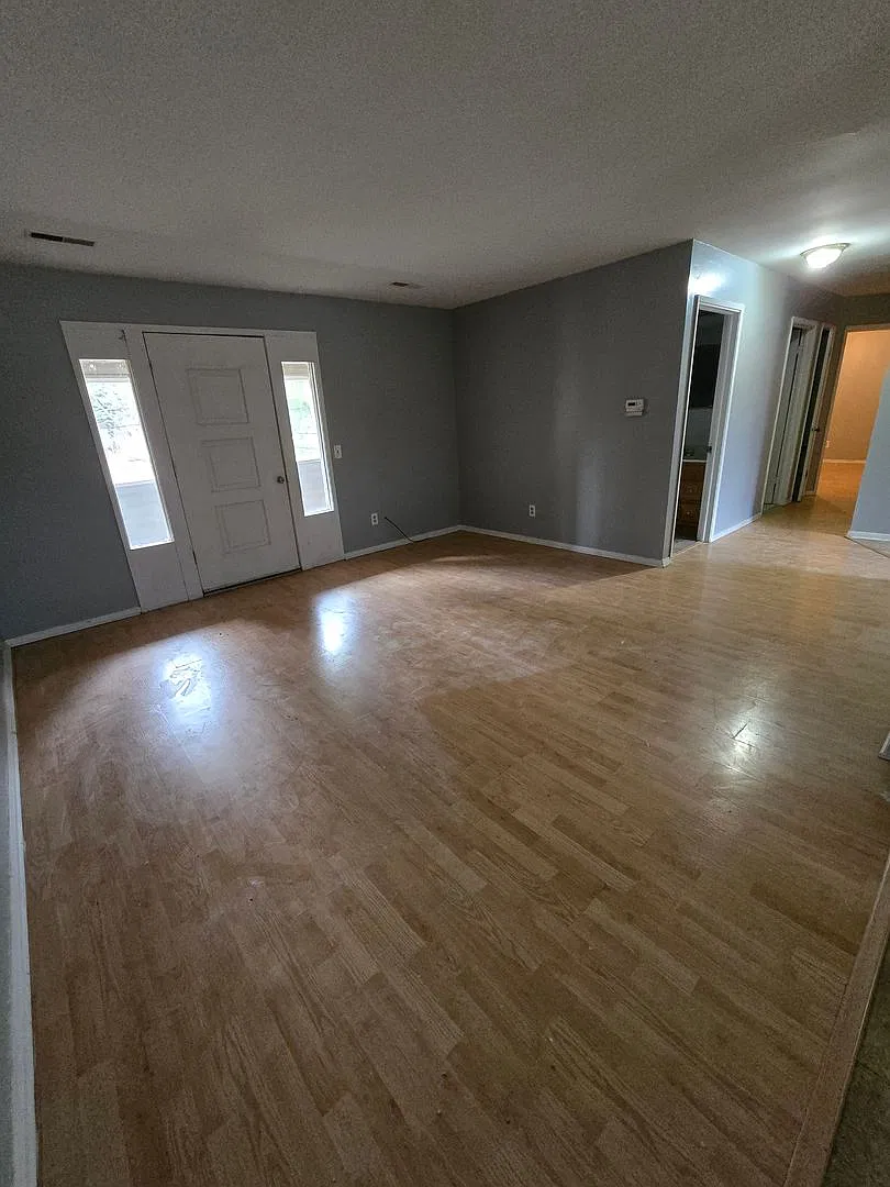 Westwood Apartments — Photo 3