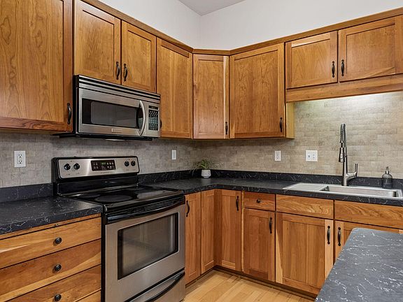5th image of 270 4th St E Unit 203