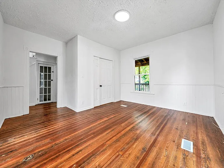 1329 Loudon Ave NW — Photo 27