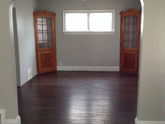 4th image of 13619 Alvin Ave
