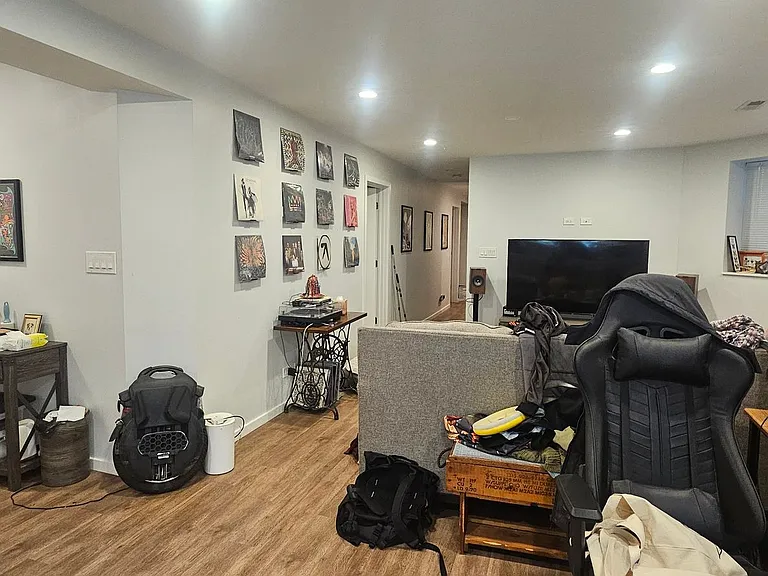 2952 W Nelson St — Photo 5