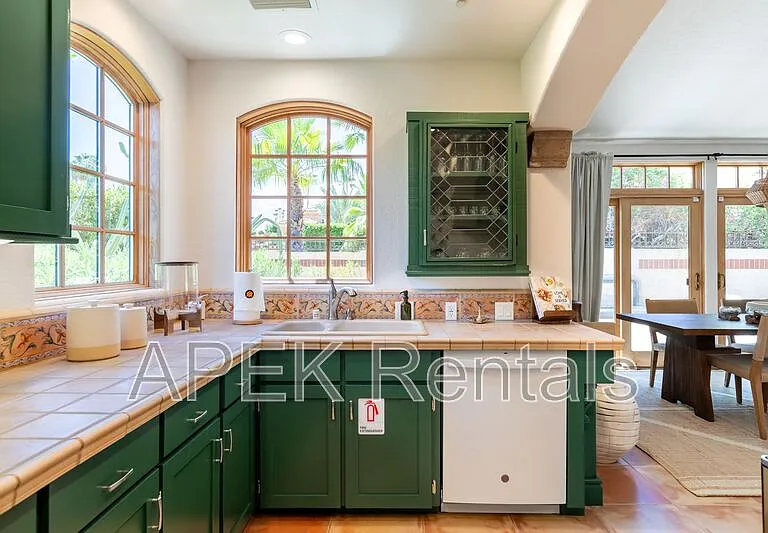 690 W Linda Vista Dr — Photo 5