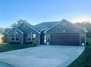 208 NW Willow Ct, Grain Valley, MO 64029