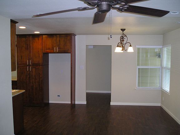 3rd image of 7018 Bridgeport Cir