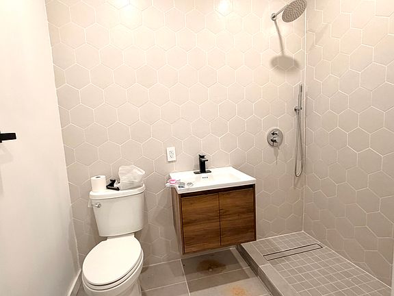 3rd image of 328 E 89th St APT 1W