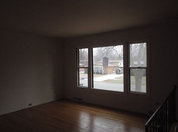 2nd image of 426 W Arquilla Dr
