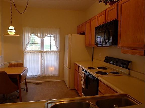 4th image of 501 Vinegarten Dr