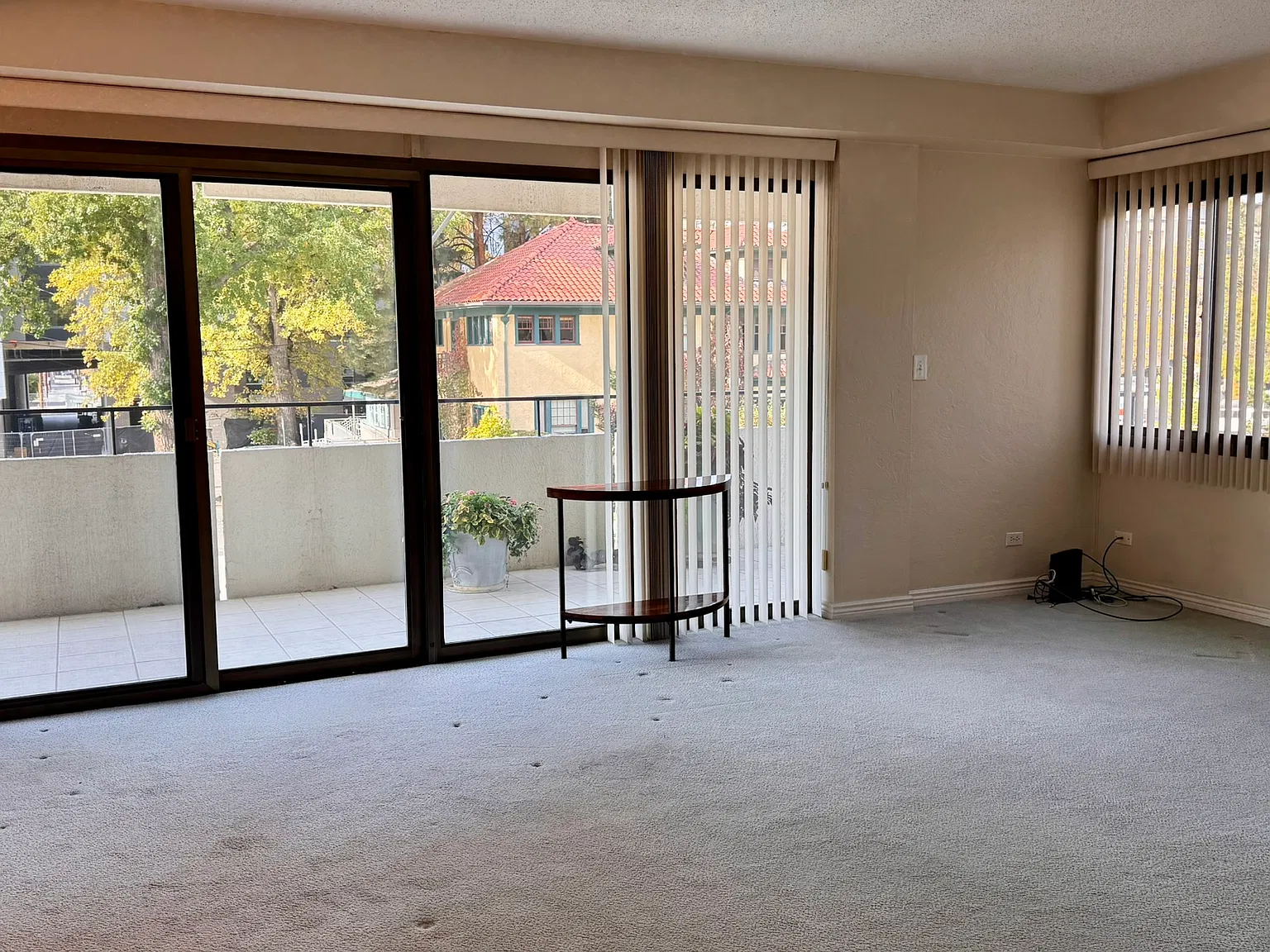 2 bed, 973 sqft, $2,400 — Photo 4